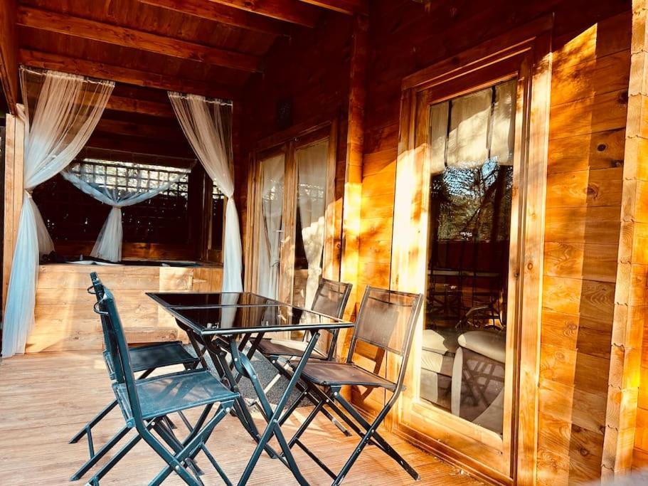 Chalet Bois Jacuzzi Bessan エクステリア 写真
